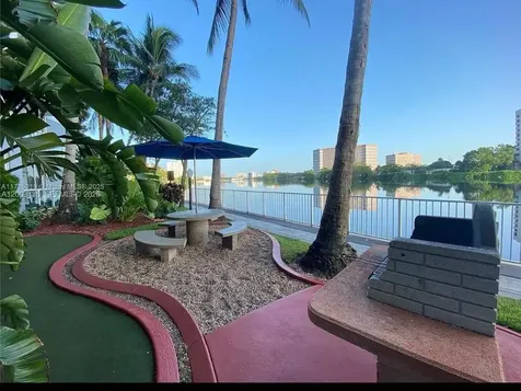 5077 NW 7th Street Miami FL 33126