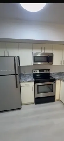 5077 NW 7th Street Miami FL 33126