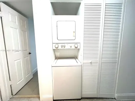 210 Lake Pointe Drive Oakland Park FL 33309