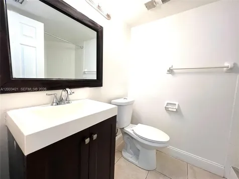 210 Lake Pointe Drive Oakland Park FL 33309