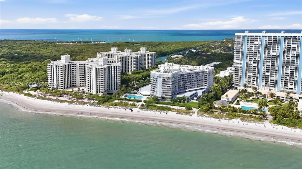 600 Grapetree Drive Key Biscayne FL 33149