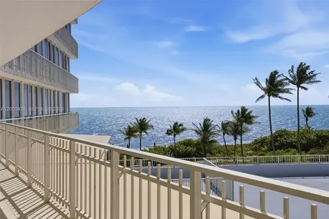 600 Grapetree Drive Key Biscayne FL 33149