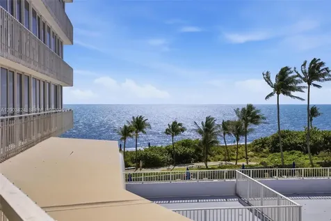 600 Grapetree Drive Key Biscayne FL 33149
