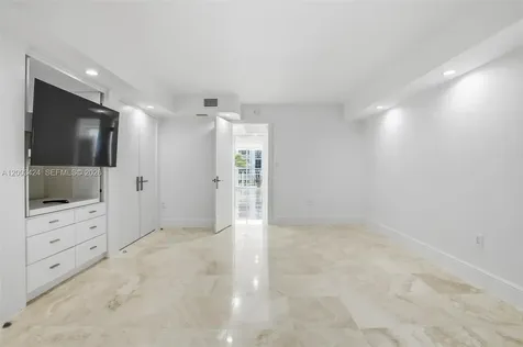 600 Grapetree Drive Key Biscayne FL 33149