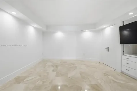 600 Grapetree Drive Key Biscayne FL 33149