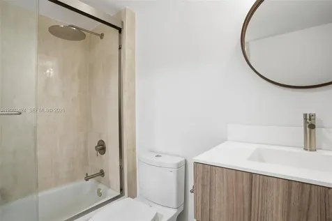 600 Grapetree Drive Key Biscayne FL 33149
