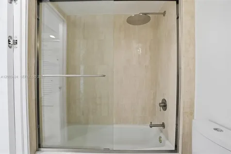 600 Grapetree Drive Key Biscayne FL 33149