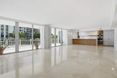 600 Grapetree Drive Key Biscayne FL 33149