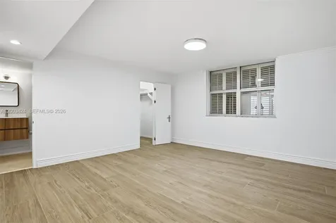 600 Grapetree Drive Key Biscayne FL 33149