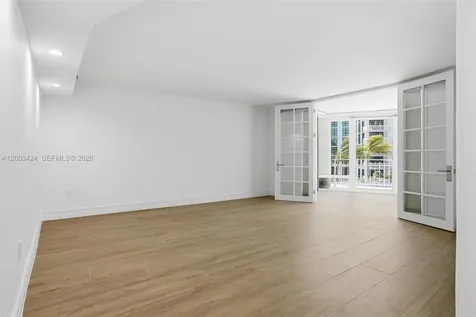 600 Grapetree Drive Key Biscayne FL 33149