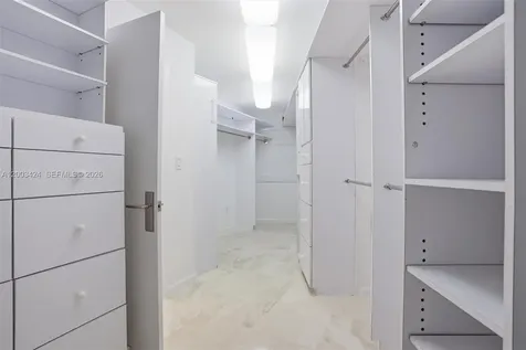 600 Grapetree Drive Key Biscayne FL 33149