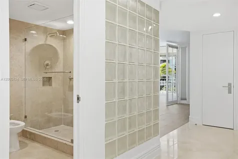 600 Grapetree Drive Key Biscayne FL 33149