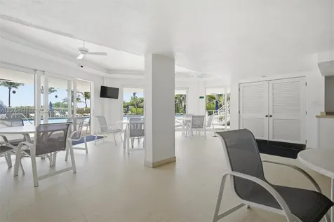 600 Grapetree Drive Key Biscayne FL 33149
