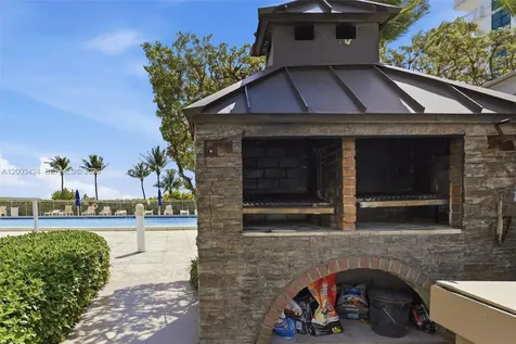 600 Grapetree Drive Key Biscayne FL 33149
