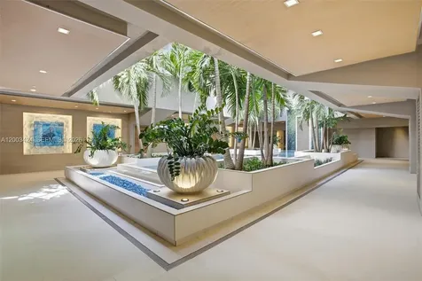 600 Grapetree Drive Key Biscayne FL 33149