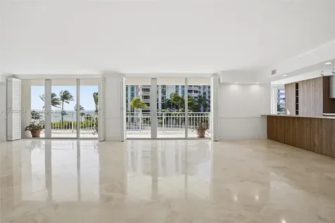 600 Grapetree Drive Key Biscayne FL 33149