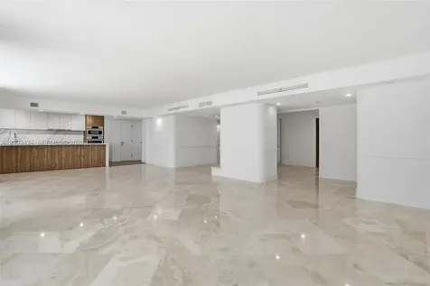 600 Grapetree Drive Key Biscayne FL 33149