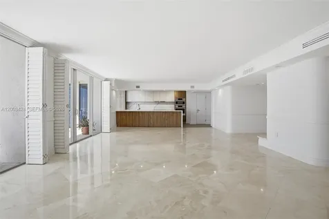 600 Grapetree Drive Key Biscayne FL 33149