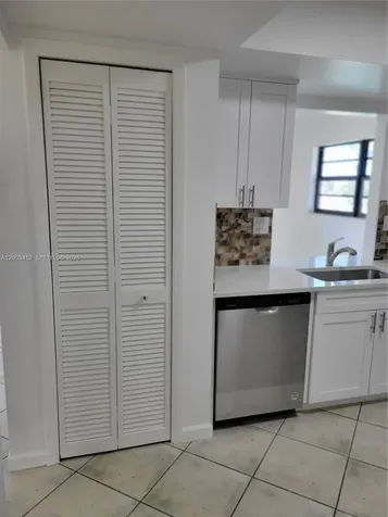 1821 NE 40th Court Pompano Beach FL 33064