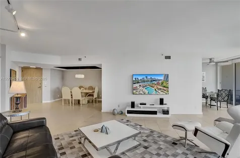 19667 Turnberry Way Aventura FL 33180
