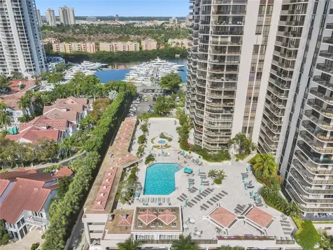 19667 Turnberry Way Aventura FL 33180