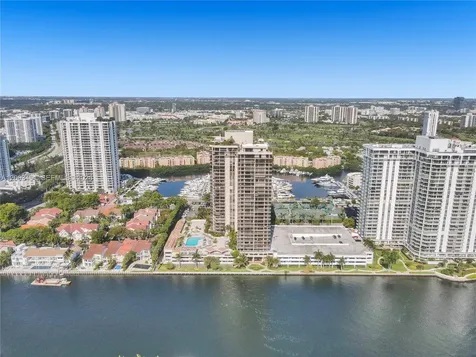 19667 Turnberry Way Aventura FL 33180