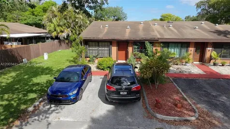 10331 Holly Court Pembroke Pines FL 33026