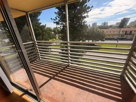 20200 NE 27th Court Aventura FL 33180