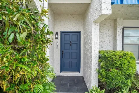 2548 N 38th Avenue Hollywood FL 33021