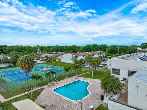 2548 N 38th Avenue Hollywood FL 33021