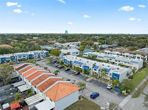 2548 N 38th Avenue Hollywood FL 33021