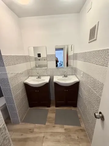 215 SE 3rd Avenue Hallandale Beach FL 33009