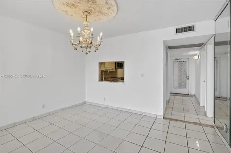 9235 Lagoon Place Davie FL 33324