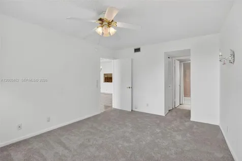 9235 Lagoon Place Davie FL 33324