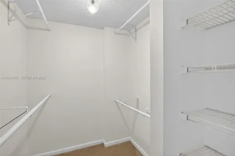 9235 Lagoon Place Davie FL 33324