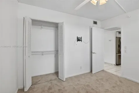 9235 Lagoon Place Davie FL 33324