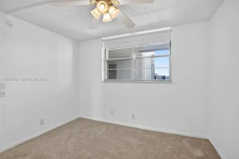 9235 Lagoon Place Davie FL 33324