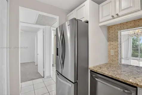 9235 Lagoon Place Davie FL 33324