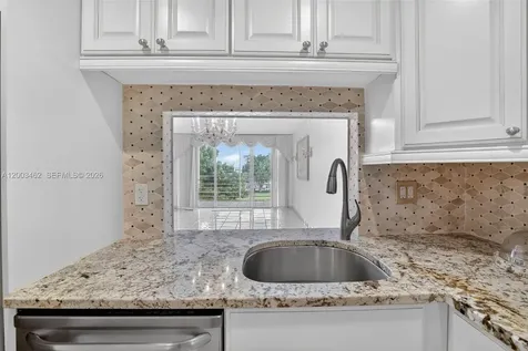 9235 Lagoon Place Davie FL 33324