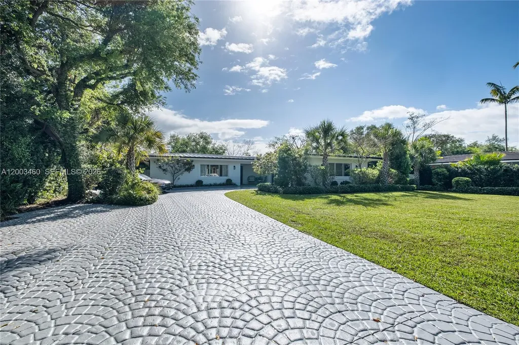 10235 SW 58th Court Pinecrest FL 33156