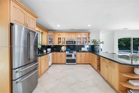 10235 SW 58th Court Pinecrest FL 33156
