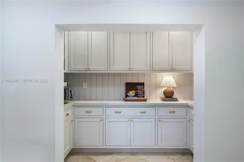 10235 SW 58th Court Pinecrest FL 33156