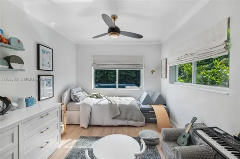 10235 SW 58th Court Pinecrest FL 33156