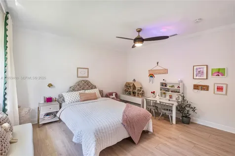 10235 SW 58th Court Pinecrest FL 33156