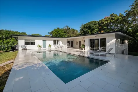 10235 SW 58th Court Pinecrest FL 33156