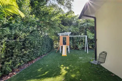 10235 SW 58th Court Pinecrest FL 33156
