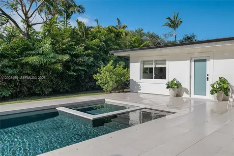 10235 SW 58th Court Pinecrest FL 33156
