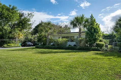 10235 SW 58th Court Pinecrest FL 33156