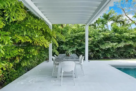 10235 SW 58th Court Pinecrest FL 33156