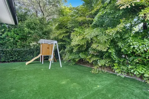 10235 SW 58th Court Pinecrest FL 33156